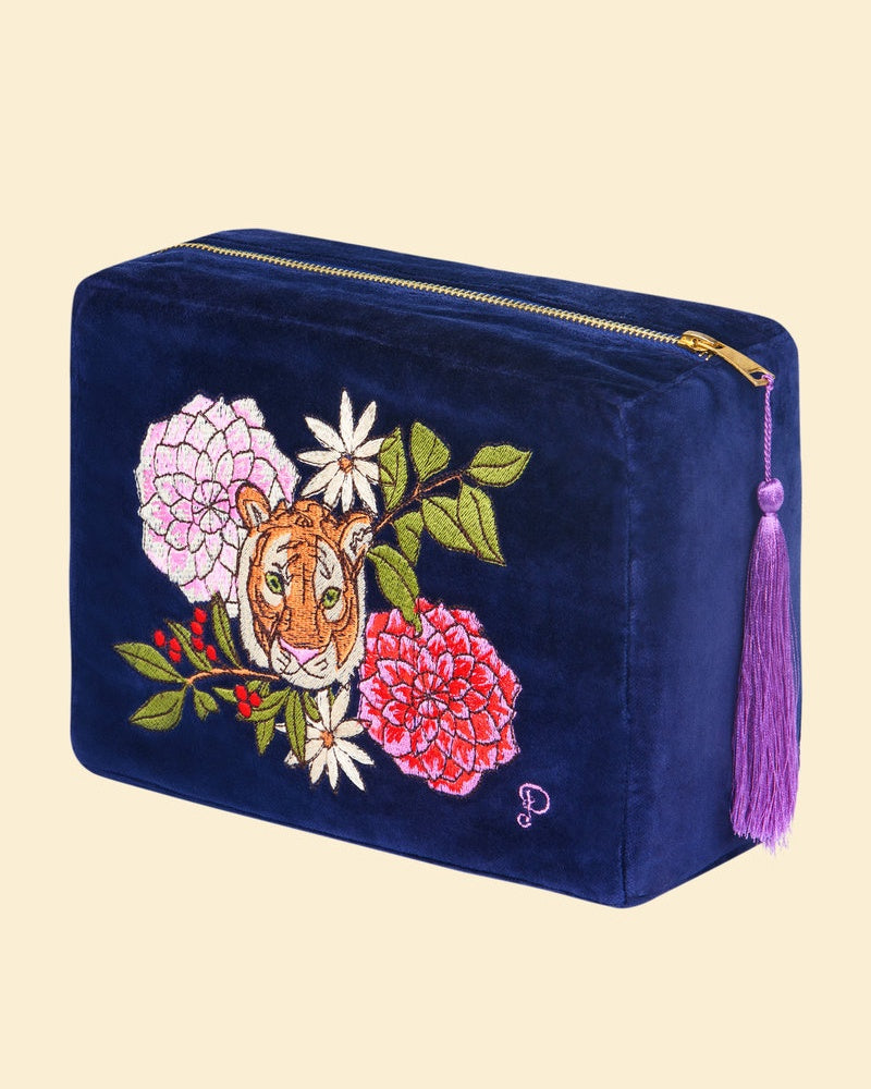 Powder Velvet Washbag - Tiger