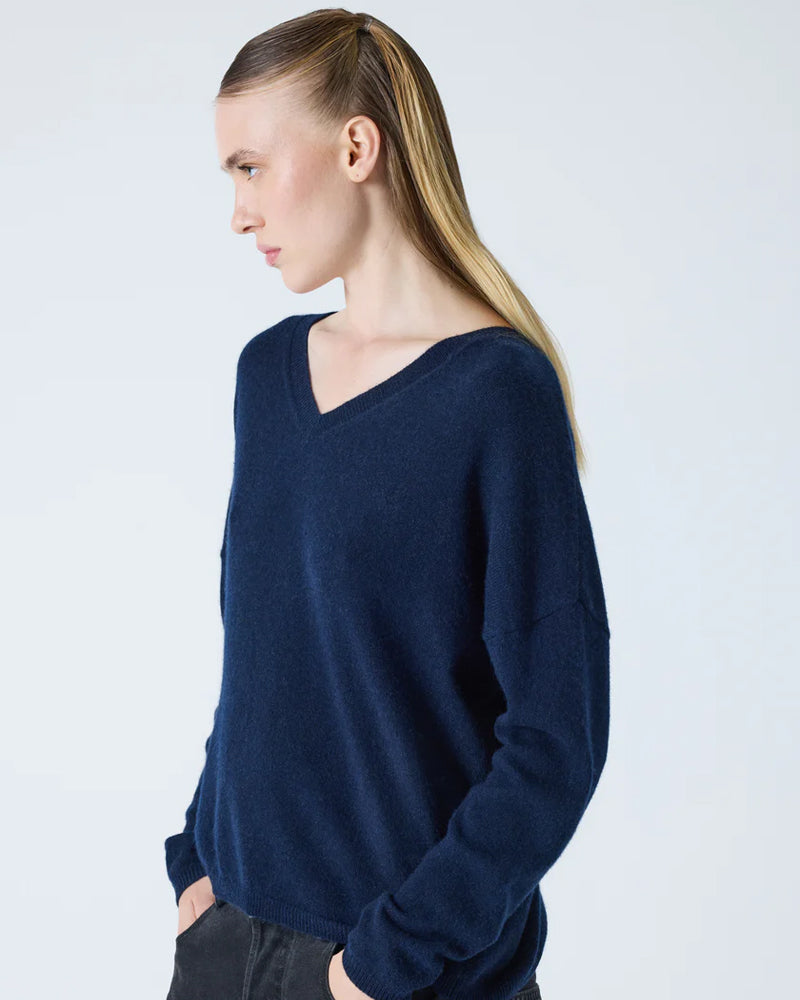 Absolut Cashmere Alicia Jumper - Navy