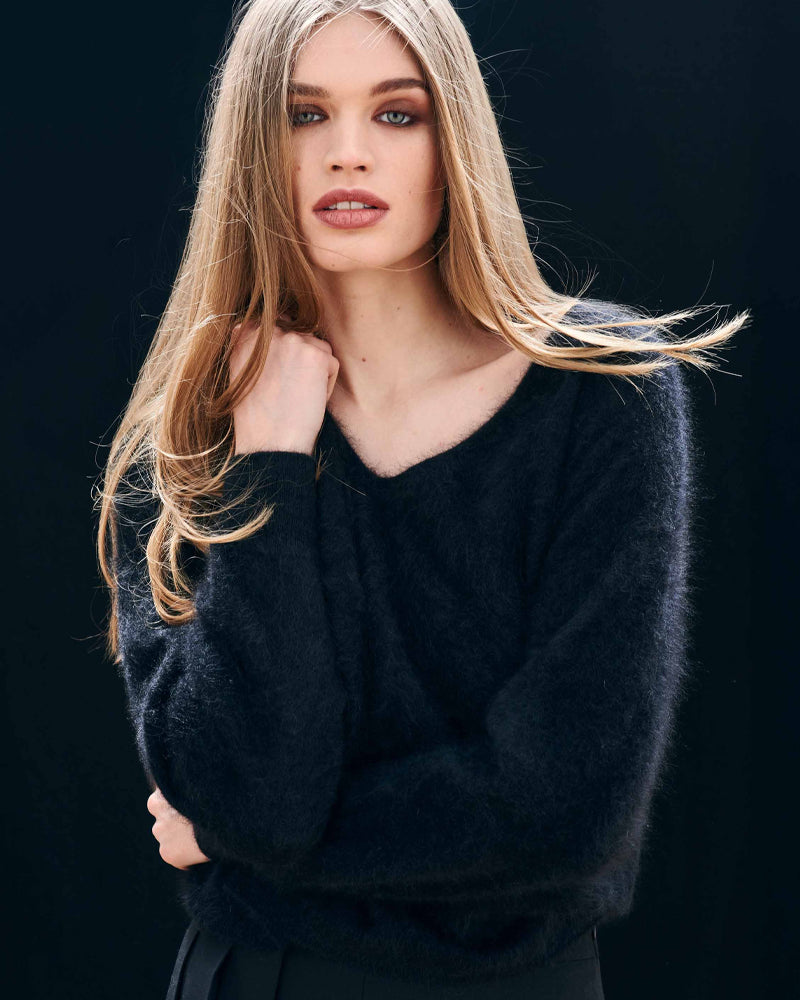 Jumper 1234 Brushed Boxy Vee Jumper - Black