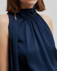 Second Female Kura Top - Carbon