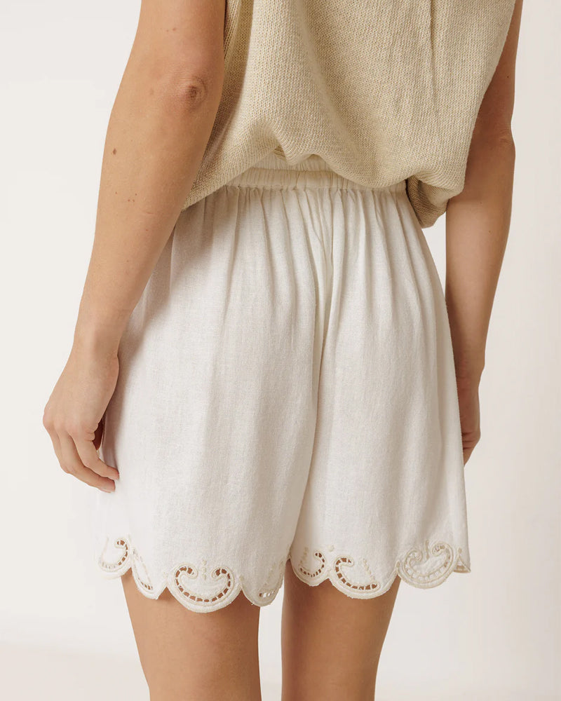 Indi and Cold Shorts KI177 - White