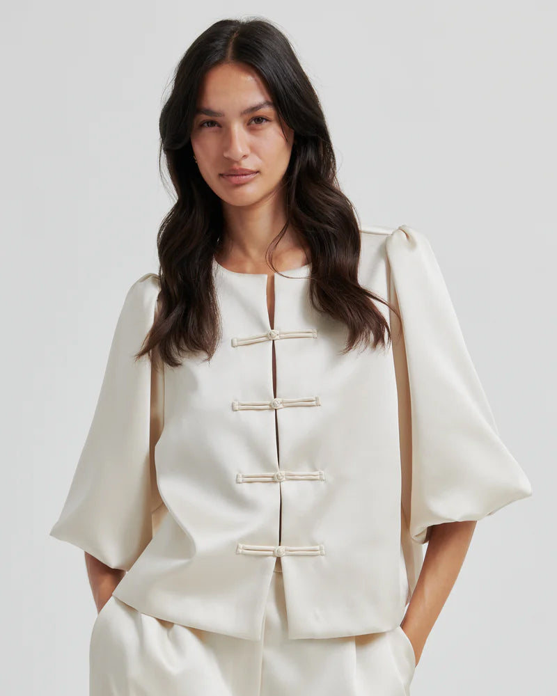 Second Female Perlla Blouse